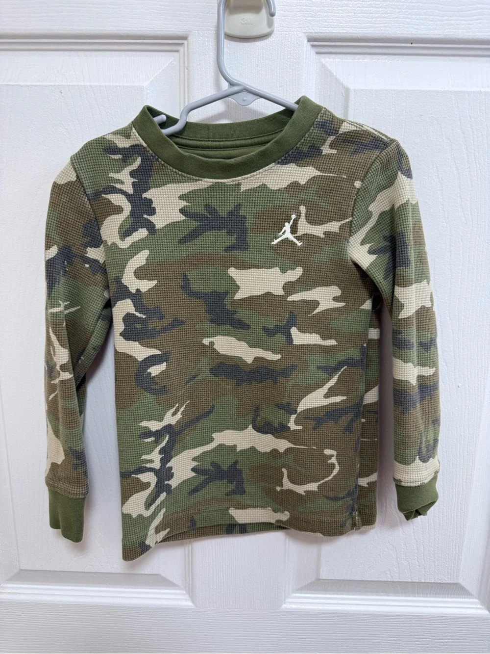 Jordan Kids' Camo Long-Sleeve Thermal Top - Green, Size 5